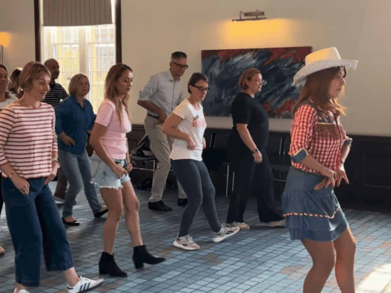 Line Dancing Team Building 1 uai